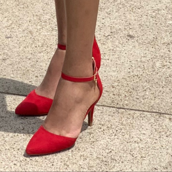 Vanesssa pointed-toe pumps - Picture 3 of 5